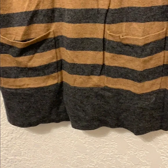 Loft women’s blouse 🔥 - Picture 3 of 5